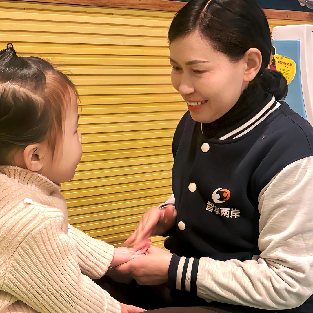 小儿推拿师陈姐