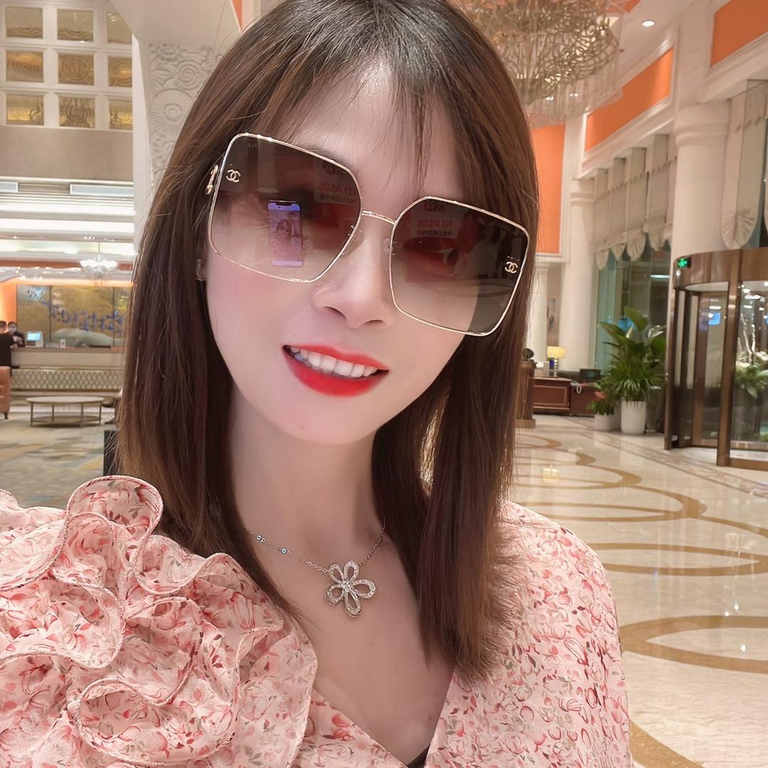 述恩精品女装(2)店厦门小苹