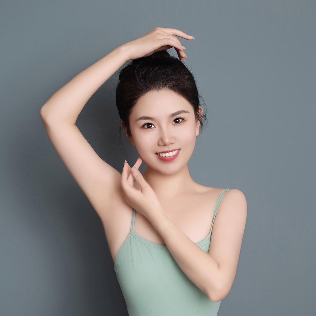朵朵兔快乐艺术吴老师