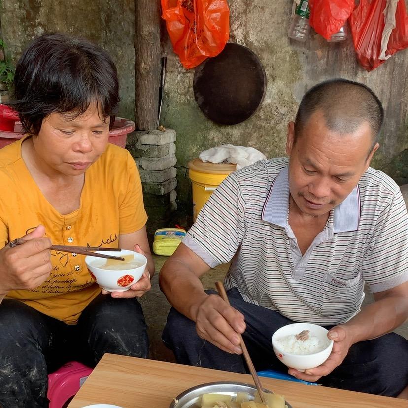 阳山县七拱镇八樱卫叔百货店