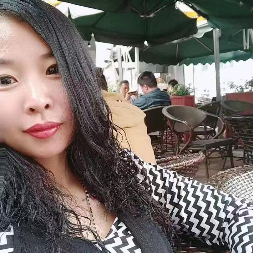 李依伊