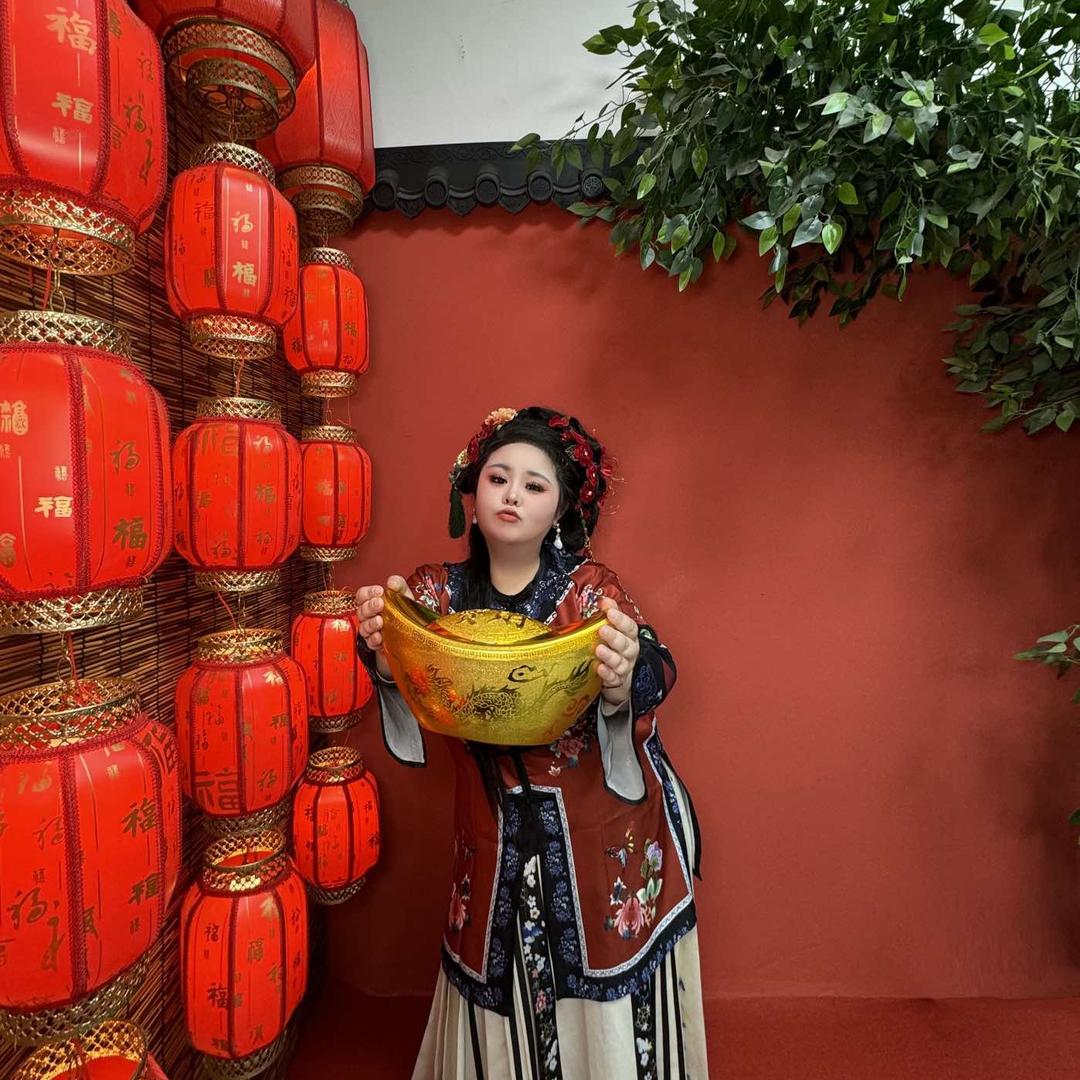 中华郡国潮风华女摄小任