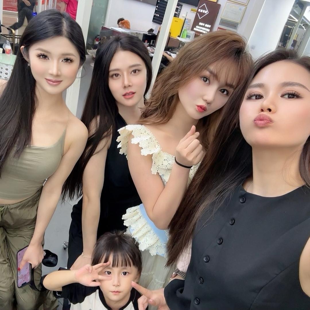 大长腿欣欣💕