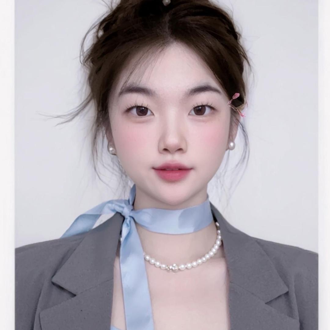 娅宝贝吃饱了