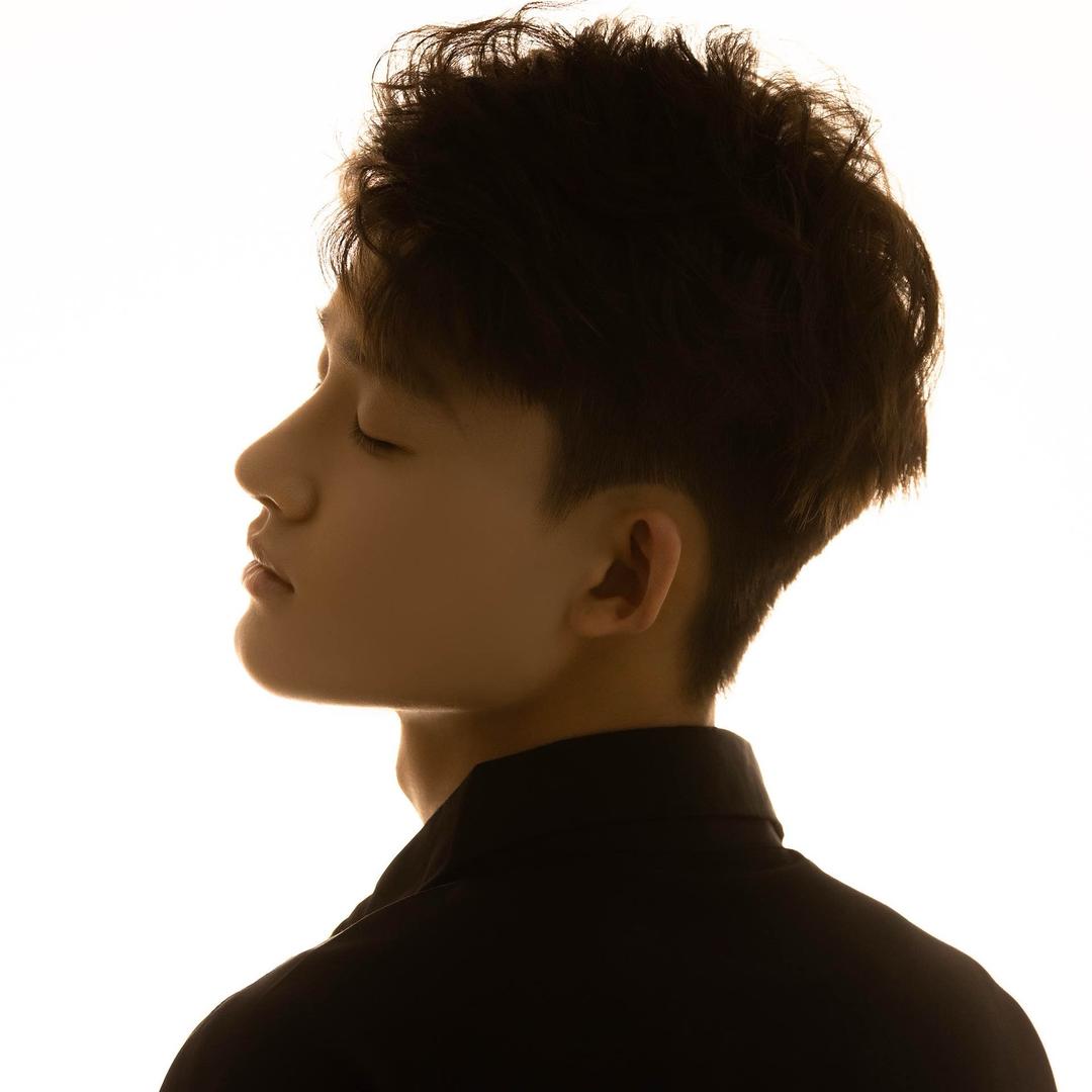 子安（菜头红鹦鹉一哥）