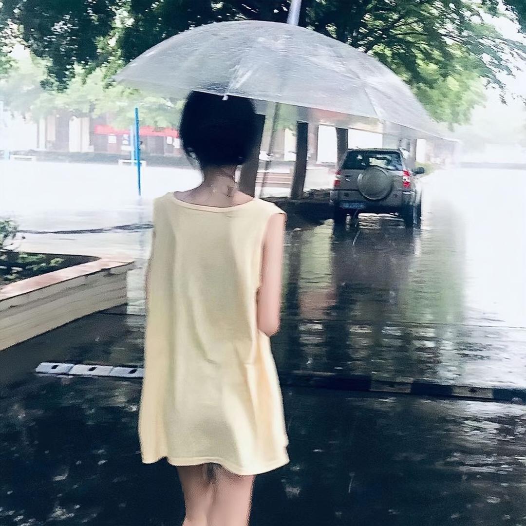 陈小欣.