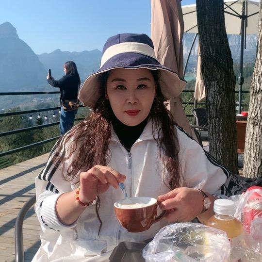 滴滴女司机。单亲妈妈