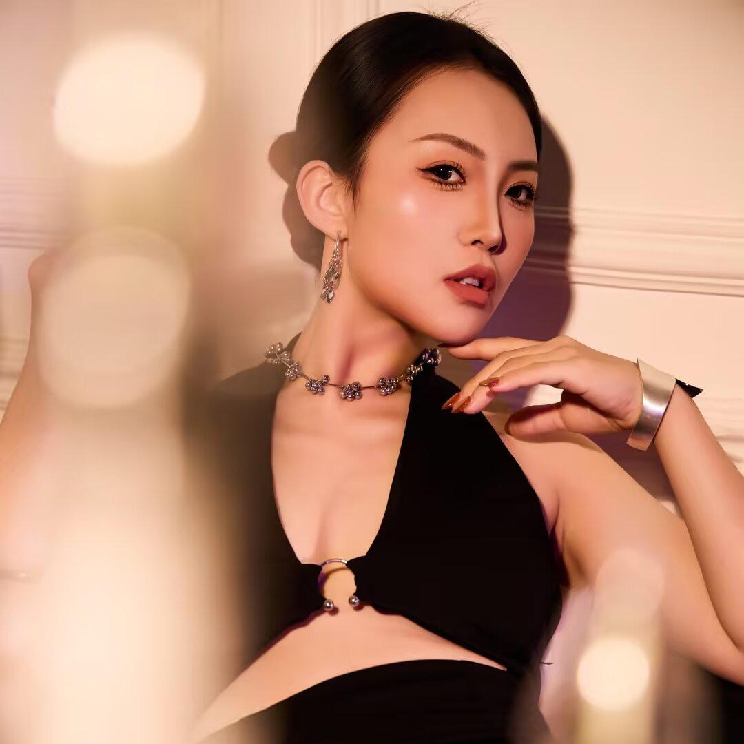 大连计量舞蹈崔静