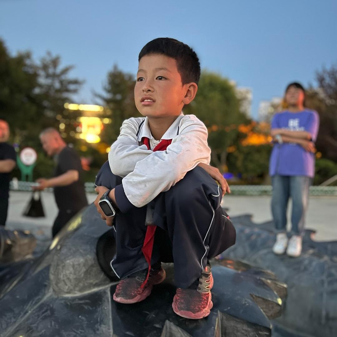 越过山丘