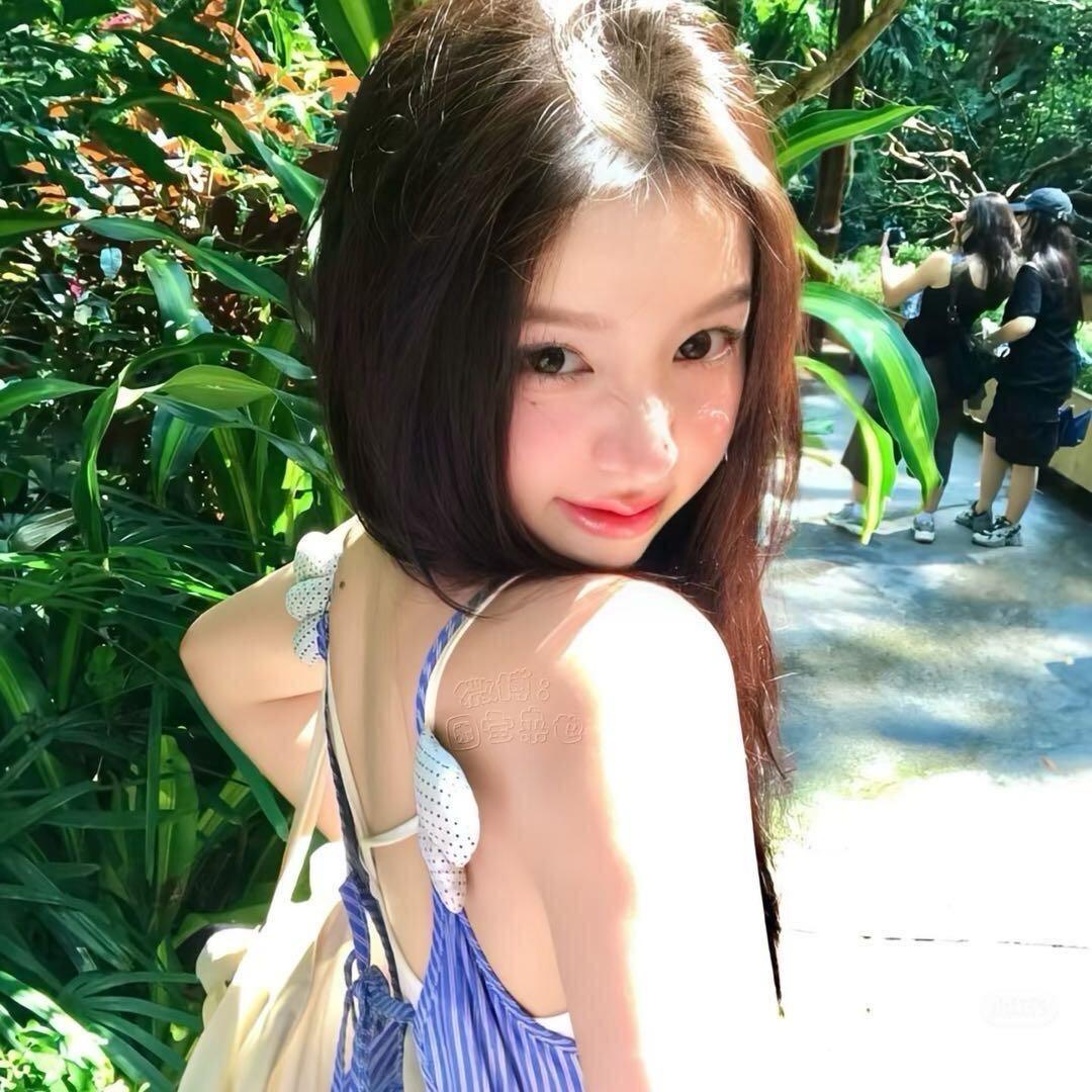李岁岁.
