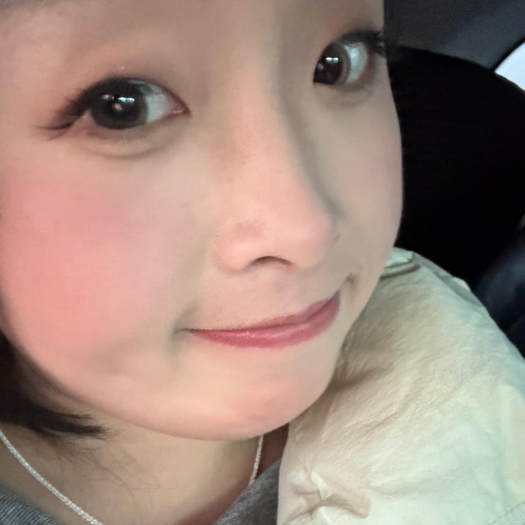 H👸