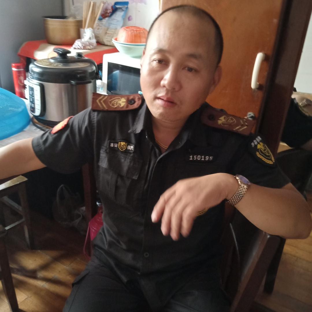 跑调张老三(每天不定时直播)希望大家多关