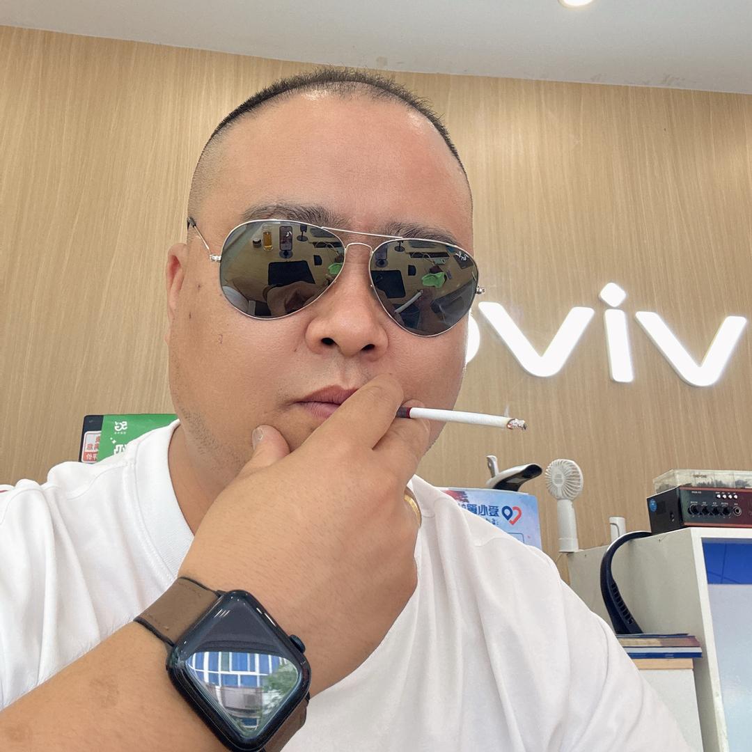 文文哥♥️品牌手机销售专业维修保养