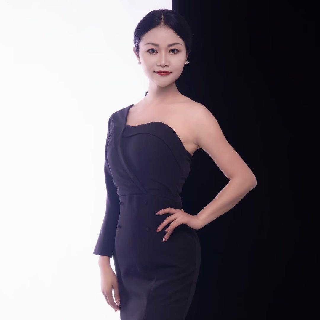 通城主持人珍珍（孕晚期婚庆可接）