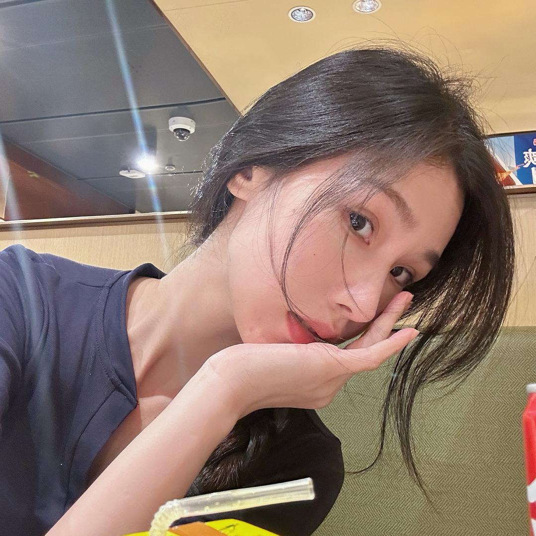 是佳佳诶