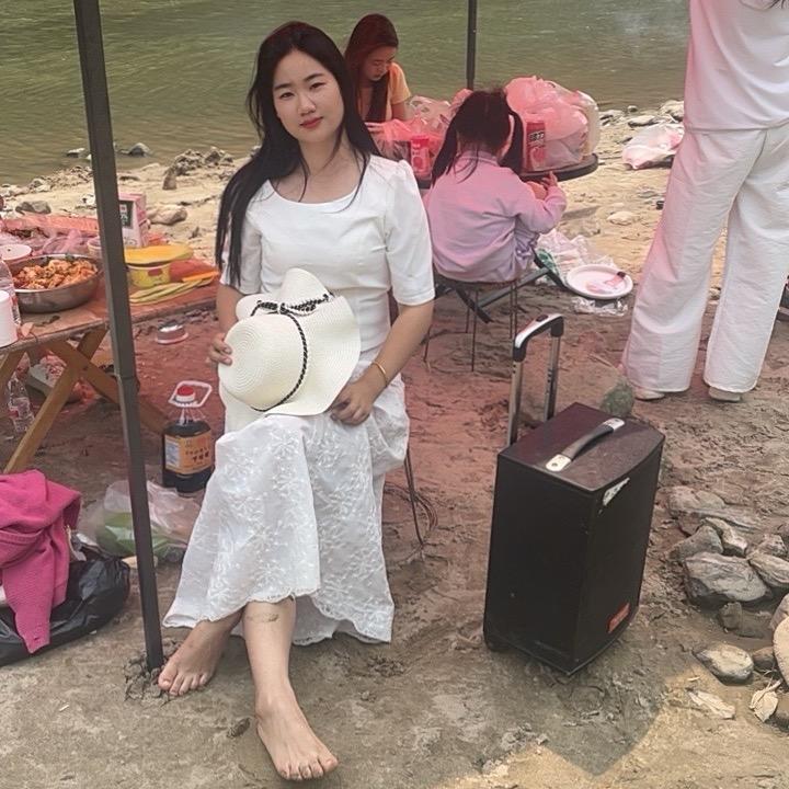 女人也好色 好翡翠绿色