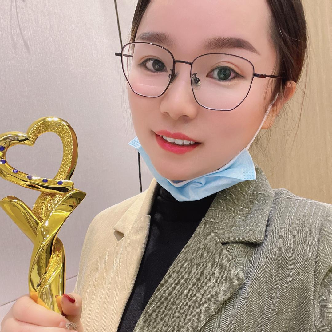 八所做眉毛的薇薇