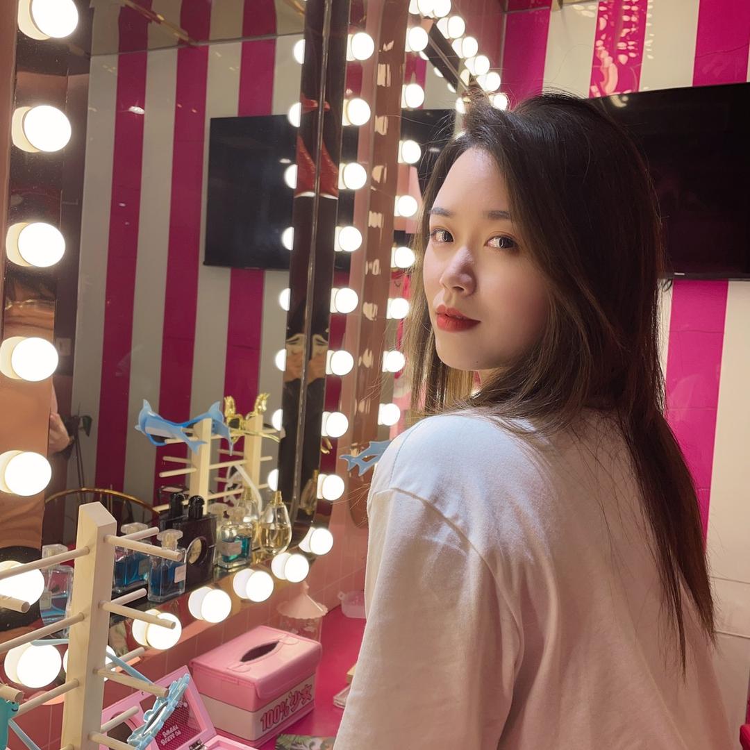 戏精李哈哈