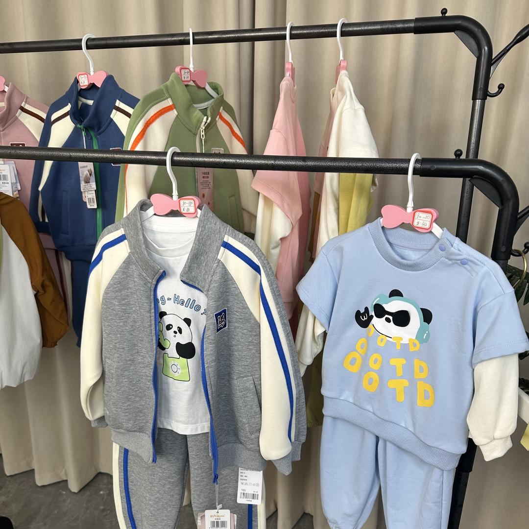 晨铭童装小店