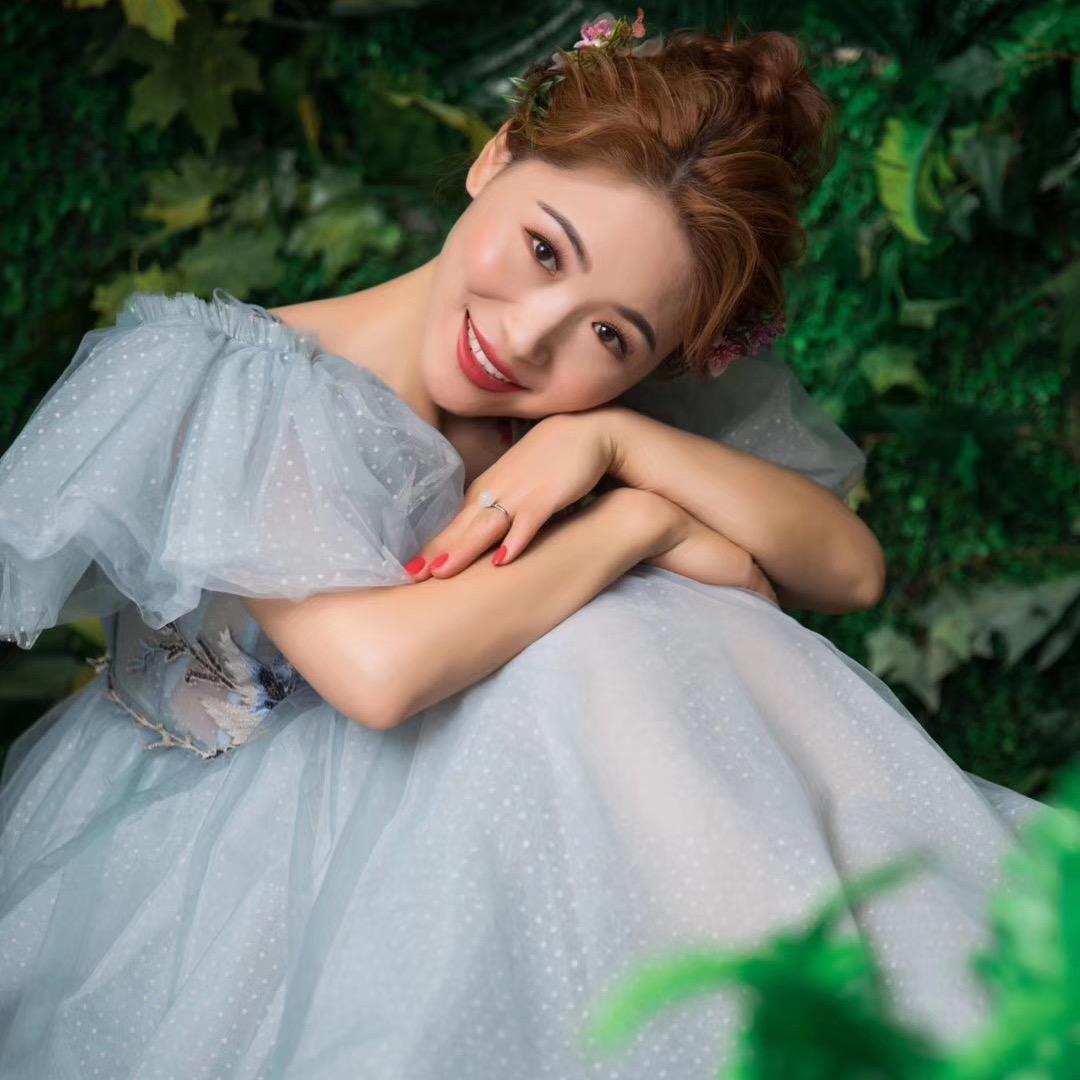 爱美的丫头