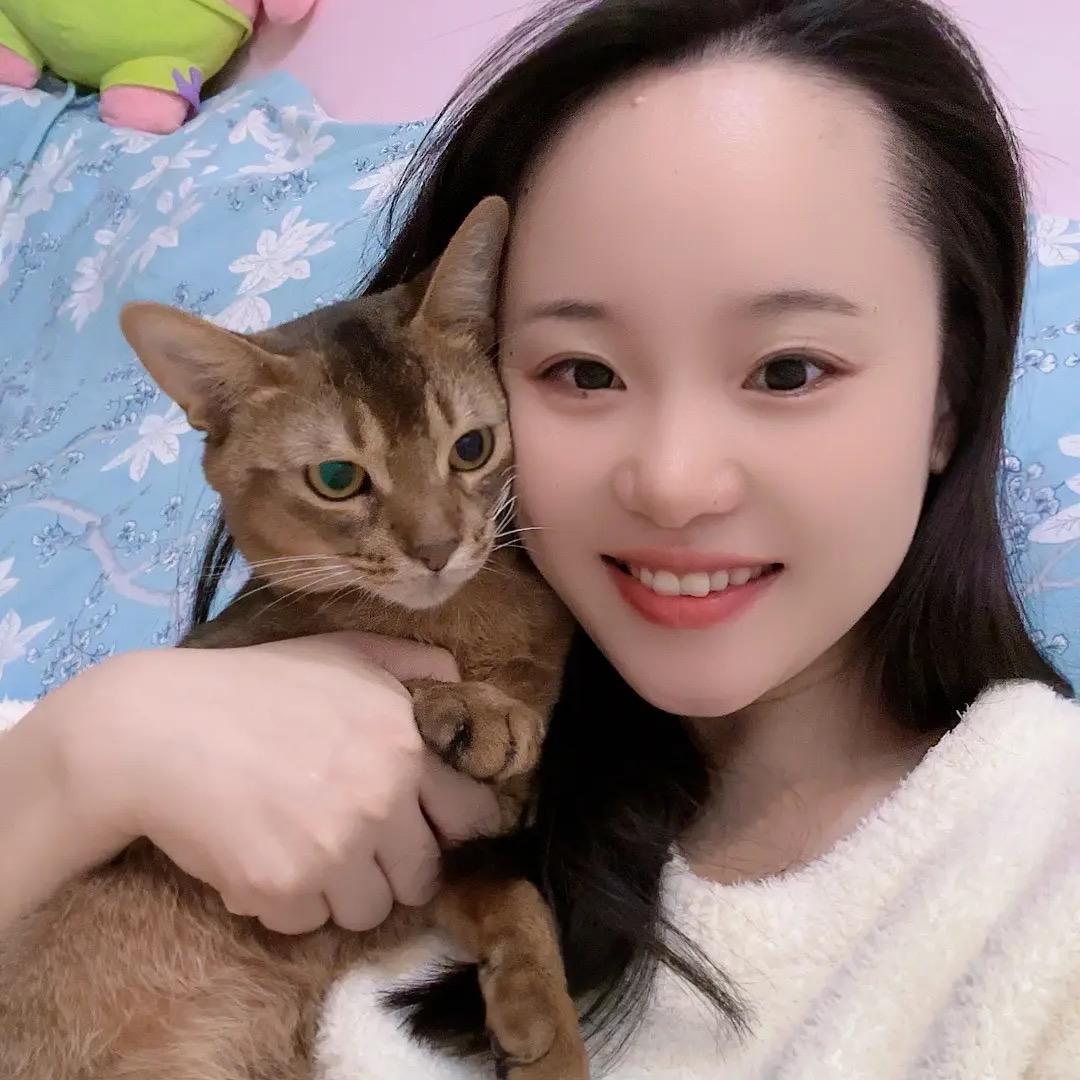 贝贝是个小吃货呀