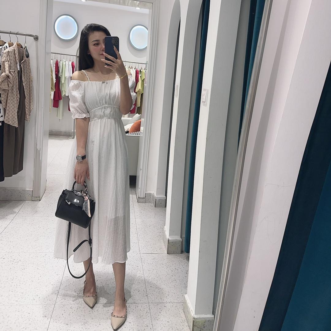 女装店的小主(玲玲)