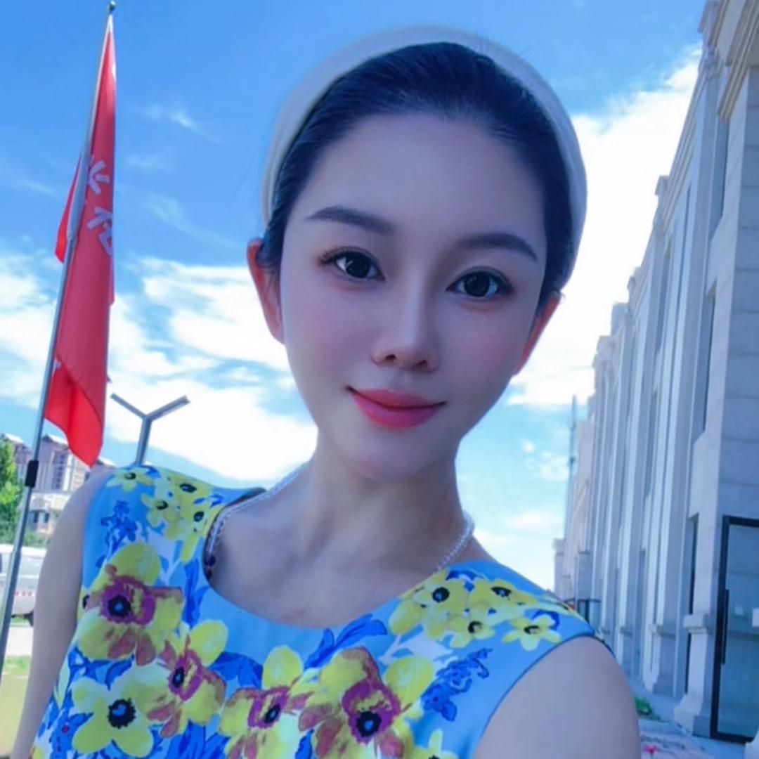 一个爱研究y美的小姐姐