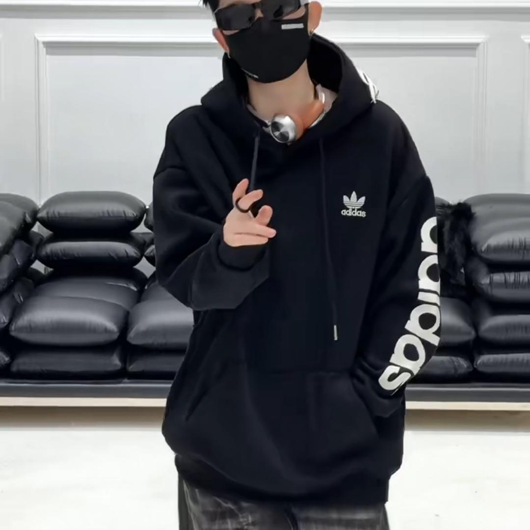 隆盛达购物广场三楼.《青潮派》青少年装