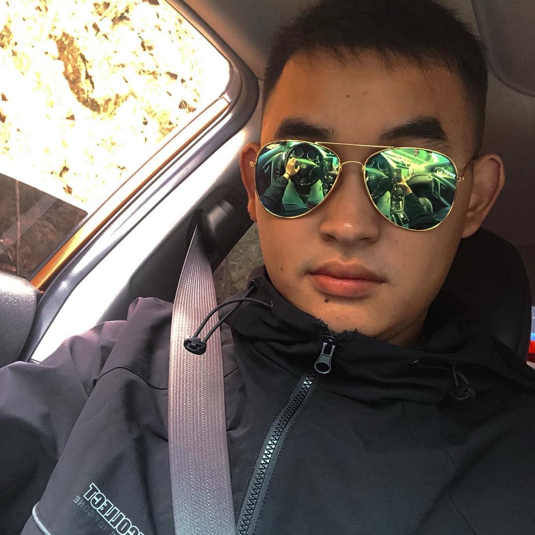 挖机小伙•小郑