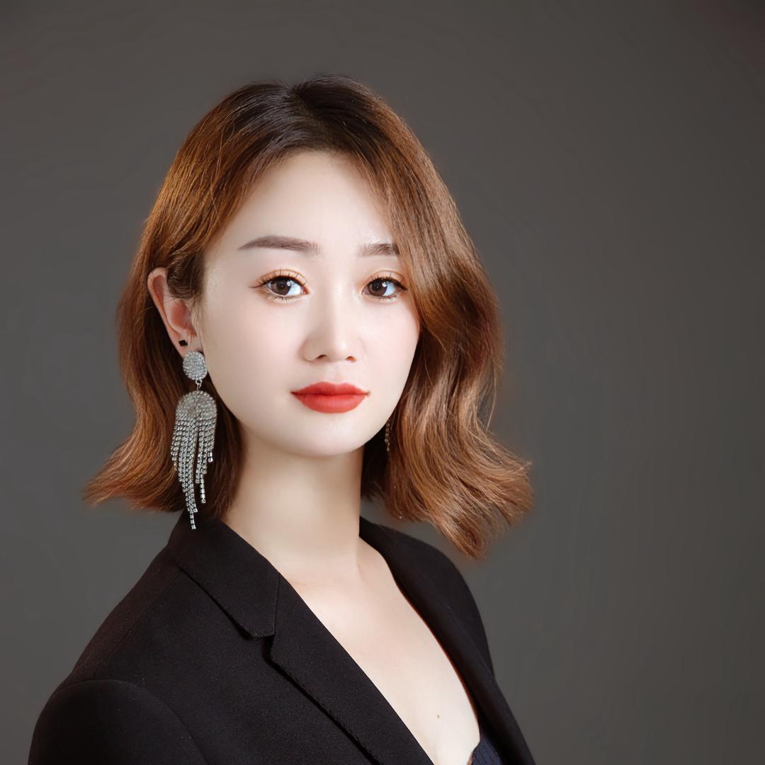 朵拉婚纱化妆师晓蒙