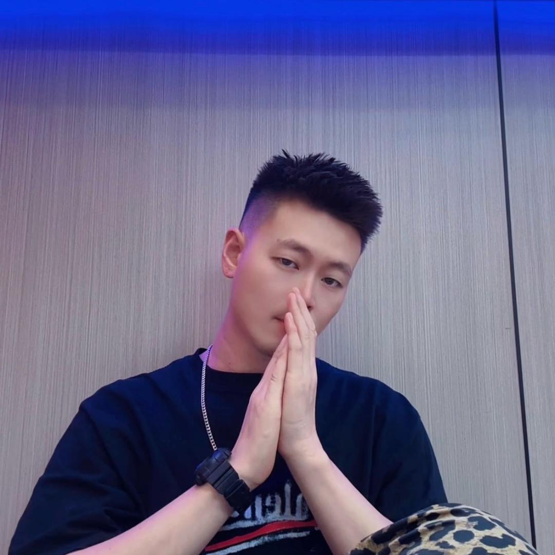 Mr_李先生 ♛º⁴¹⁵