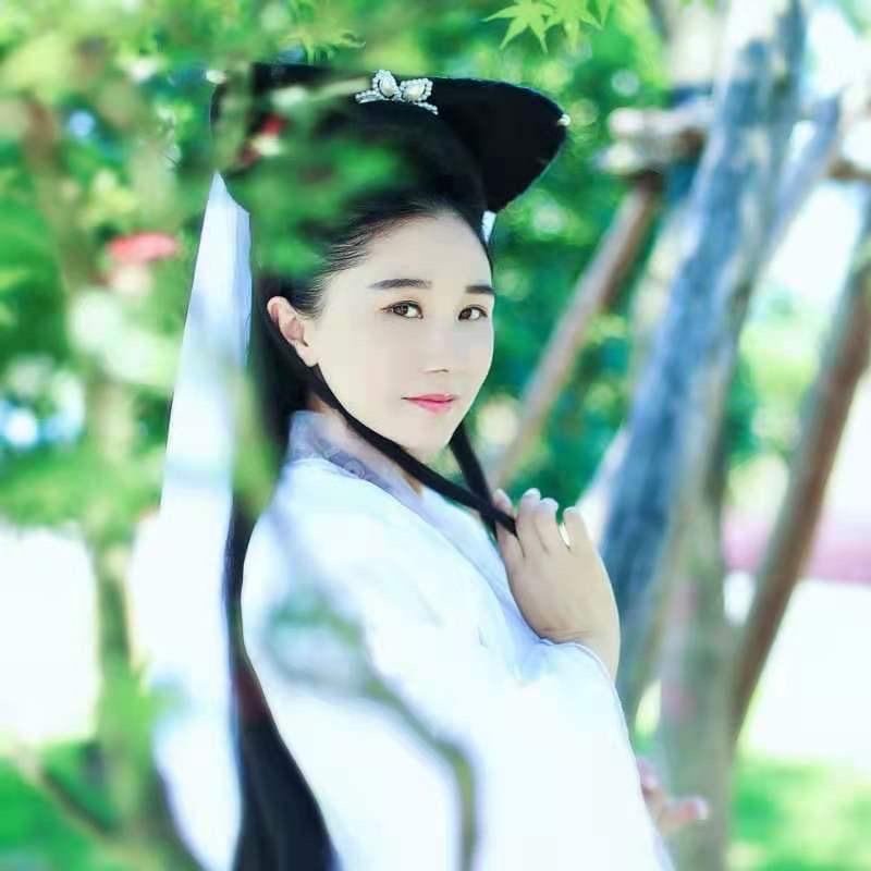 做婚礼的白娘子