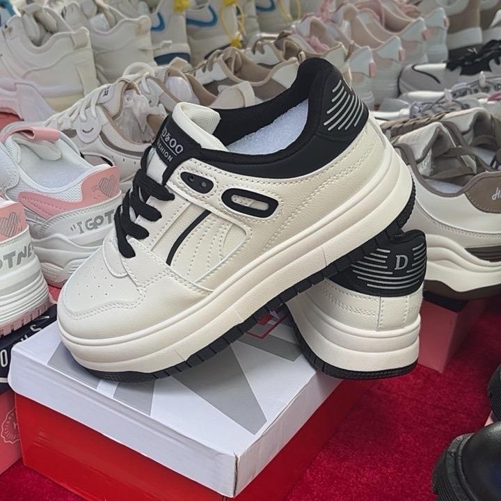 鞋子很忙