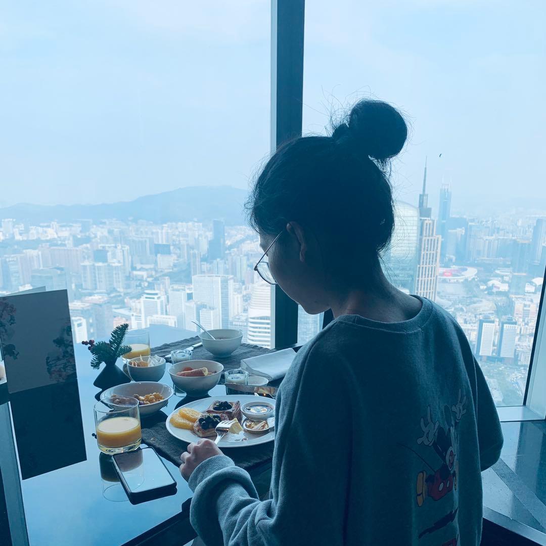 娜娜逛吃喝