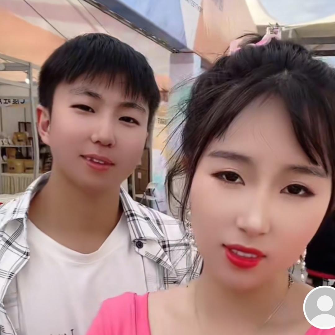 月林（月琴弟弟商务对接）