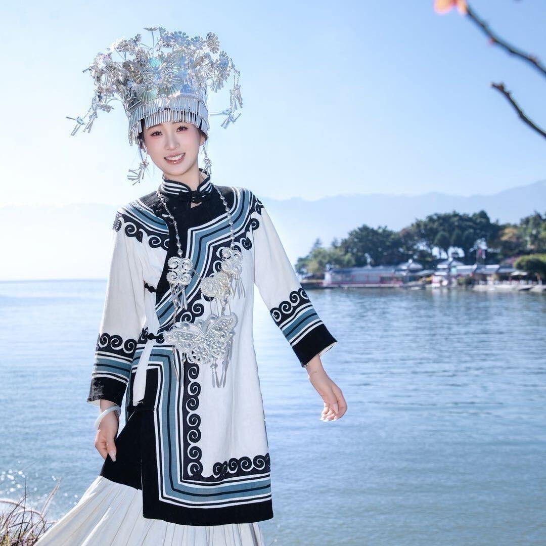 彤彤穿搭分享（素颜无美颜直播）