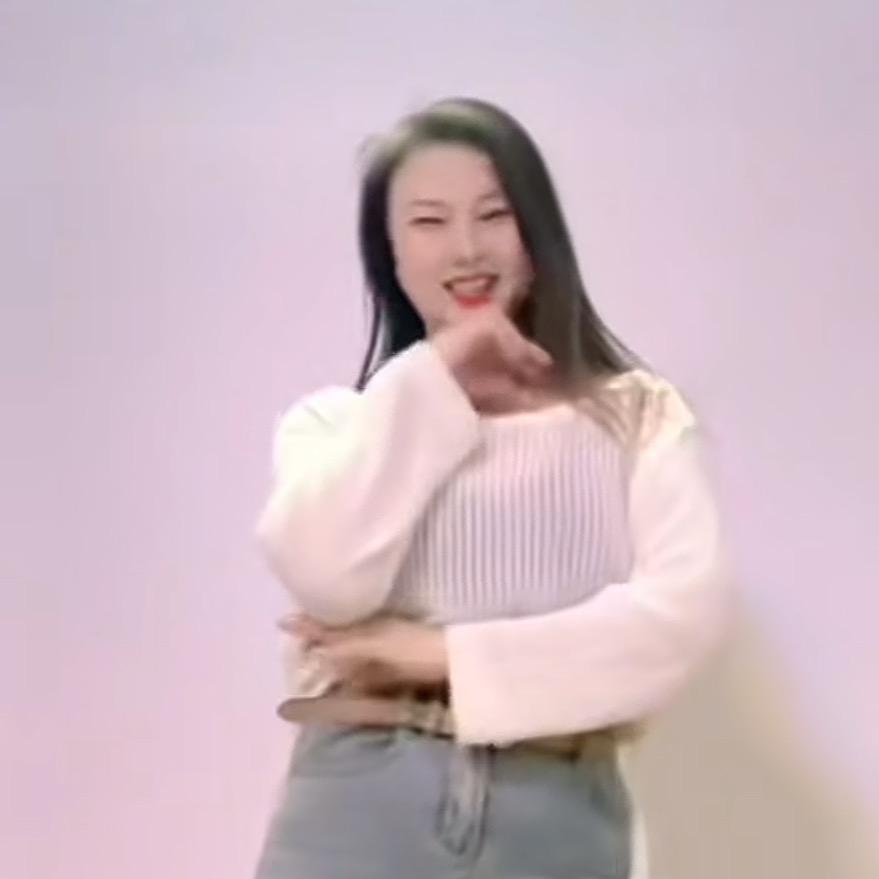 月 月🔥
