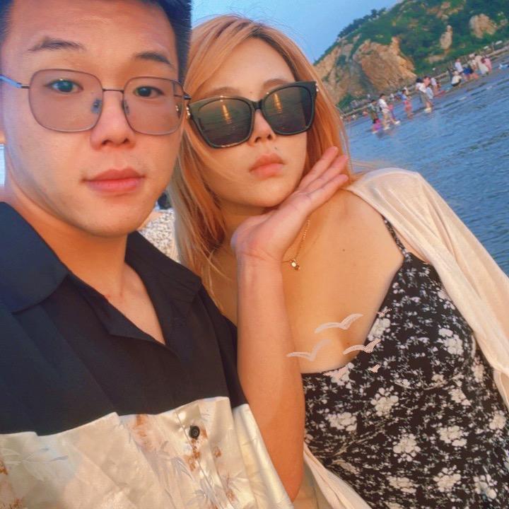 小张哥和安娜姐的摆摊儿日记