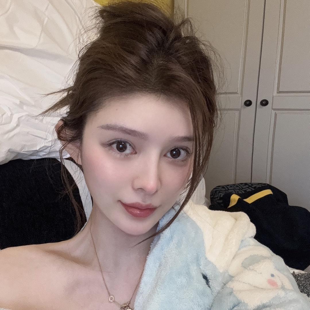 艾老板.