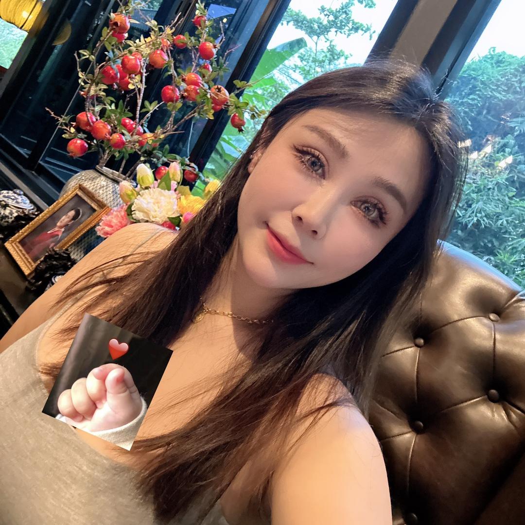 一块粉色爆米花儿