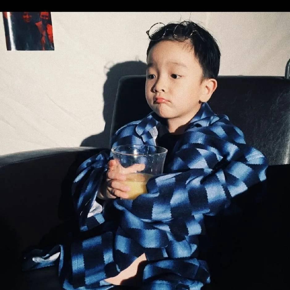 小太阳火辣辣般的