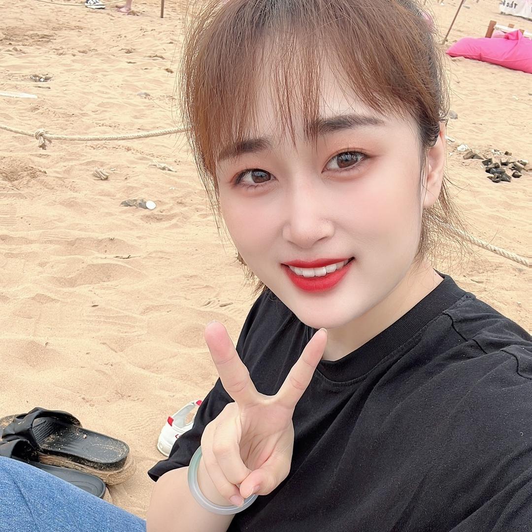 红黄蓝果果老师