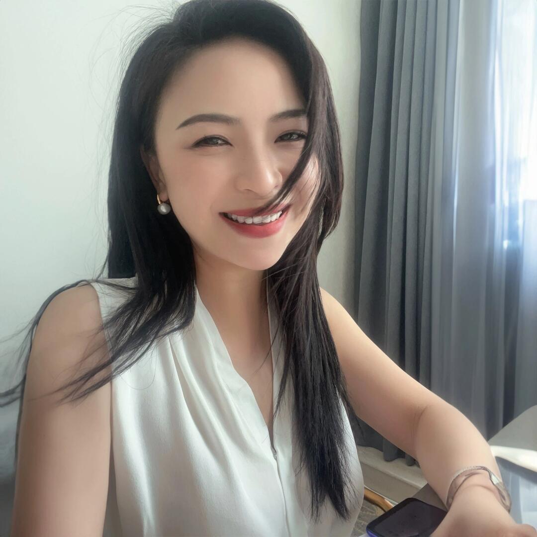 鹿小伊
