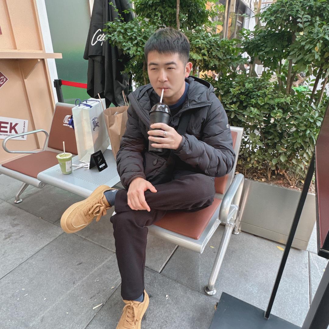 梁少