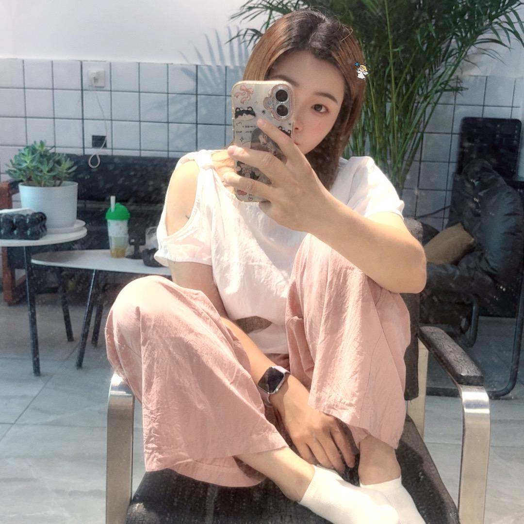晶晶小妞