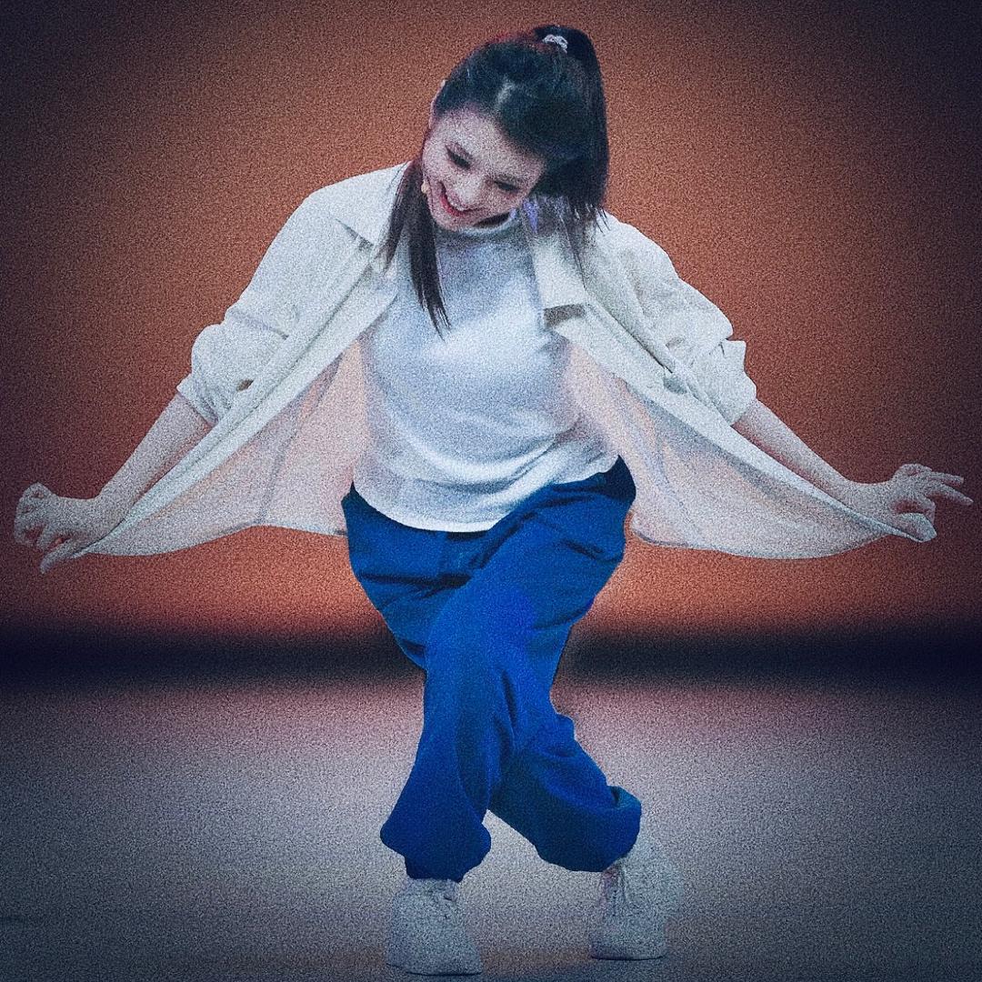 众里寻霄千百度