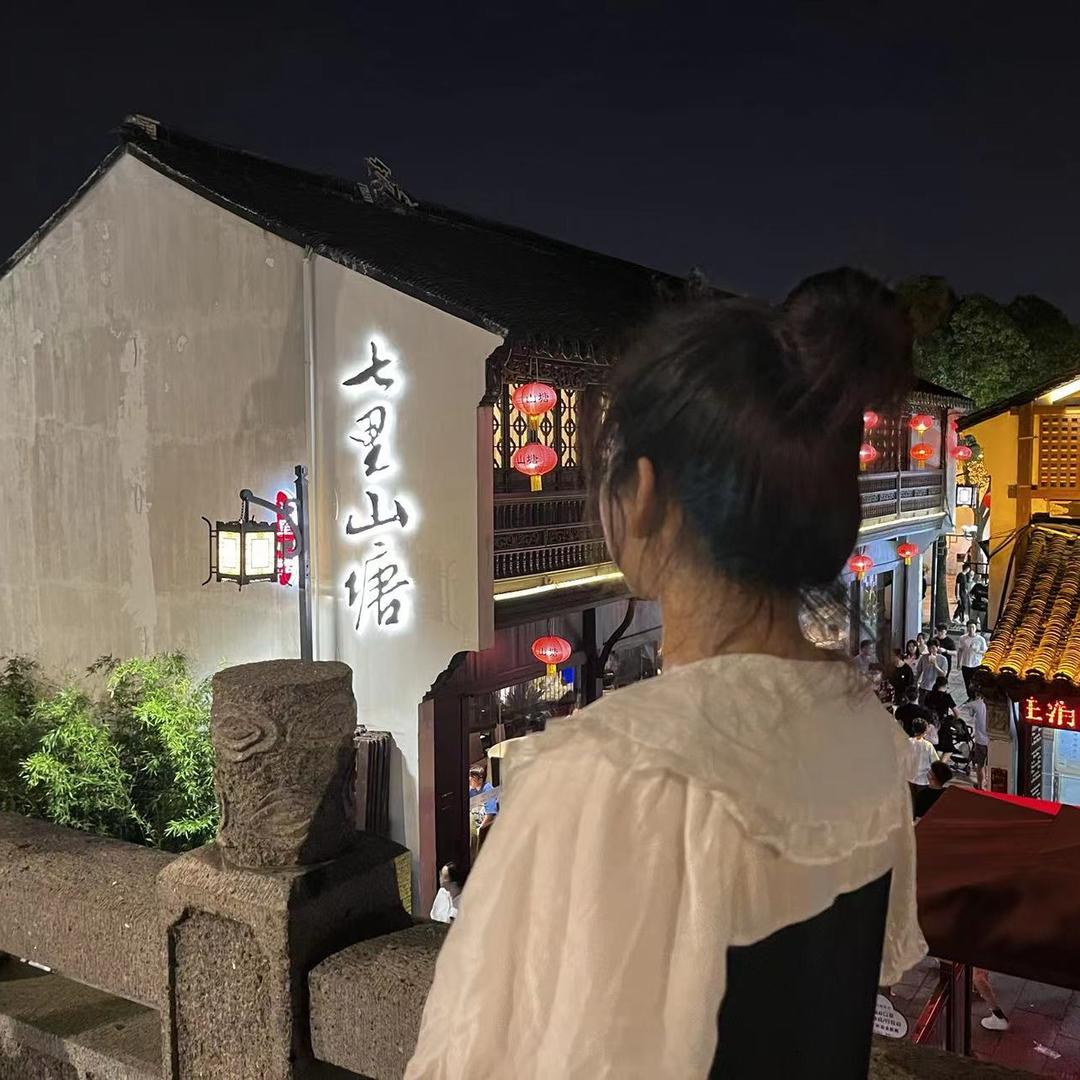 120斤的小小言-