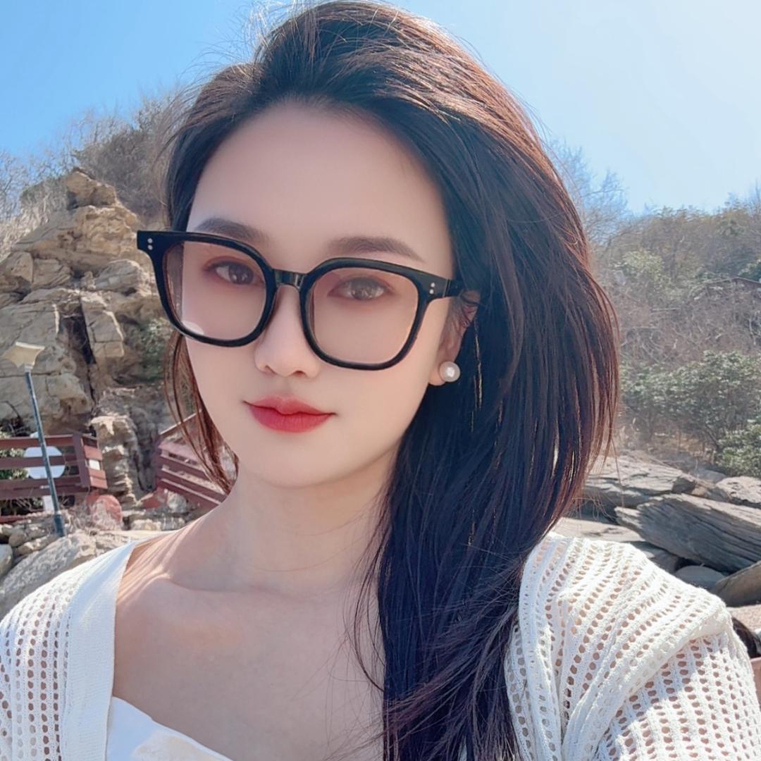 李哈哈吖