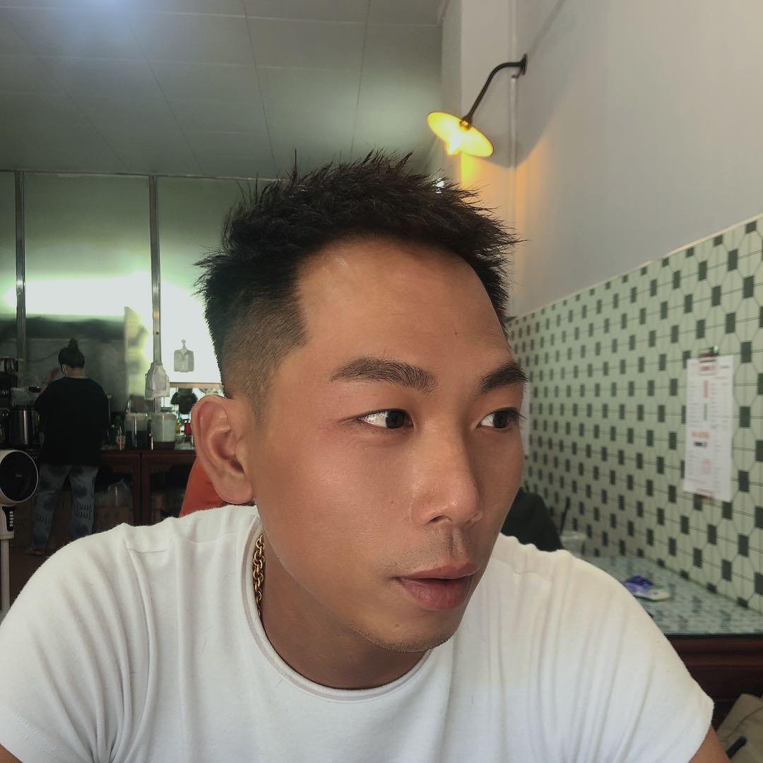 洪仔