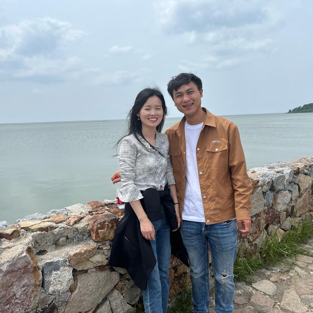 美好👨‍👩‍👧头像